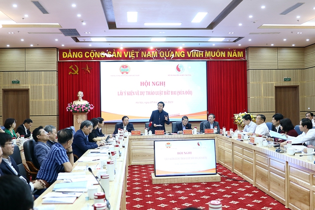 Người dân phải được thụ hưởng lợi ích từ quá trình chuyển dịch đất đai - Ảnh 2. Người dân phải được thụ hưởng lợi ích từ quá trình chuyển dịch đất đai - Ảnh 2.