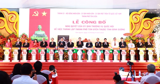 Công bố Nghị quyết thành lập TP. Tân Uyên (Bình Dương) - Ảnh 1. Công bố Nghị quyết thành lập TP. Tân Uyên (Bình Dương) - Ảnh 1.