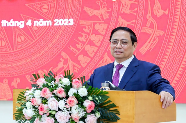 Thủ tướng gửi thông điệp quan trọng về đào tạo nhân lực khi tới thăm trụ sở mới của ĐHQG Hà Nội - Ảnh 9.