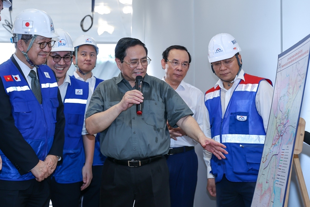 Thủ tướng đi thử nghiệm tàu metro Bến Thành – Suối Tiên, thúc đẩy dự án nút giao thông lớn nhất TPHCM - Ảnh 8.