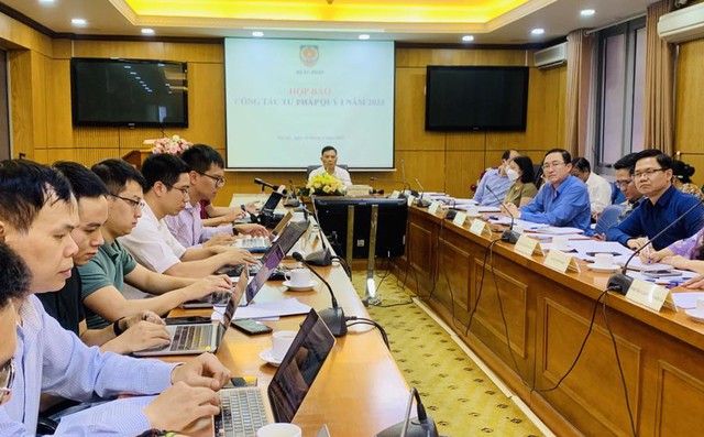 Thí điểm cấp bản điện tử Giấy khai sinh, trích lục khai tử tại Hà Nội và Hà Nam - Ảnh 1.