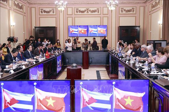 Chủ tịch Quốc hội Vương Đình Huệ hội đàm với Chủ tịch Quốc hội Cuba - Ảnh 1.