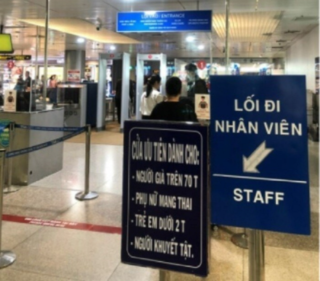 Đảm bảo hỗ trợ tốt cho người khuyết tật tại sân bay Tân Sơn Nhất - Ảnh 1.