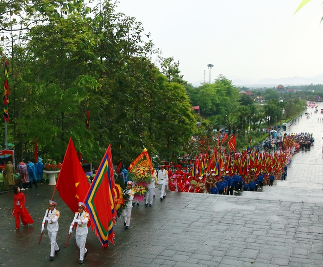 Lãnh đạo Đảng, Nhà nước dâng hương tưởng niệm các Vua Hùng - Ảnh 3.