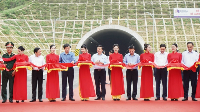 Khánh thành thêm 2 dự án thành phần, chính thức khai thác 800 km cao tốc Bắc-Nam - Ảnh 7.