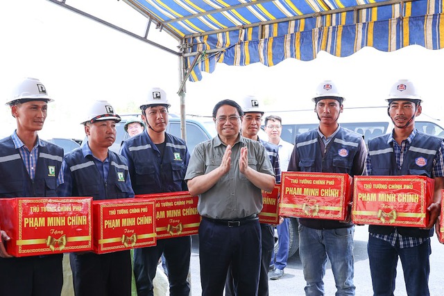 Thủ tướng khảo sát thực địa, yêu cầu sớm hoàn thành cao tốc Vĩnh Hảo-Phan Thiết - Ảnh 3.