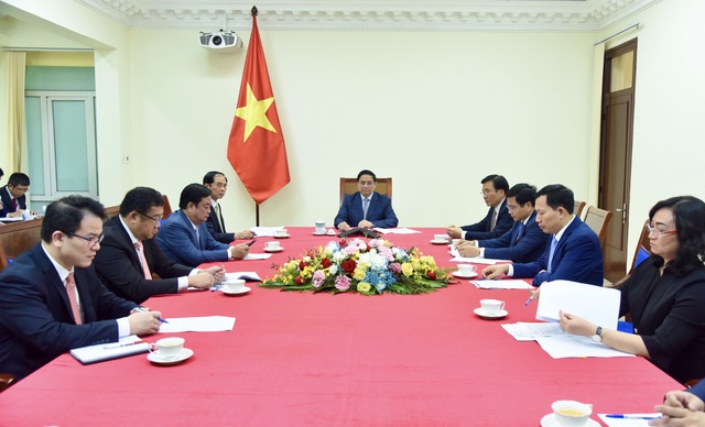 Thủ tướng Phạm Minh Chính điện đàm với Thủ tướng Trung Quốc Lý Cường - Ảnh 1.
