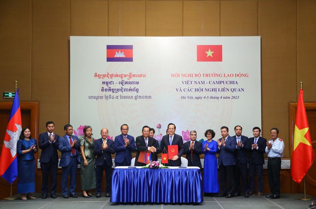 Thúc đẩy triển khai hợp tác lao động Việt Nam - Campuchia - Ảnh 1. Thúc đẩy triển khai hợp tác lao động Việt Nam - Campuchia - Ảnh 1.
