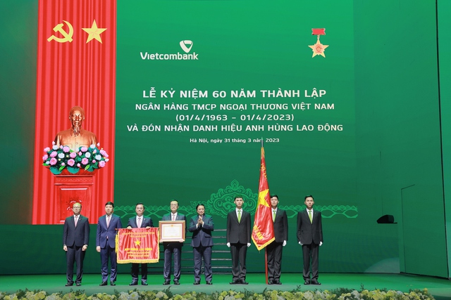 Vietcombank phát huy vai trò tiên phong, chủ lực xứng danh đơn vị anh hùng - Ảnh 1.