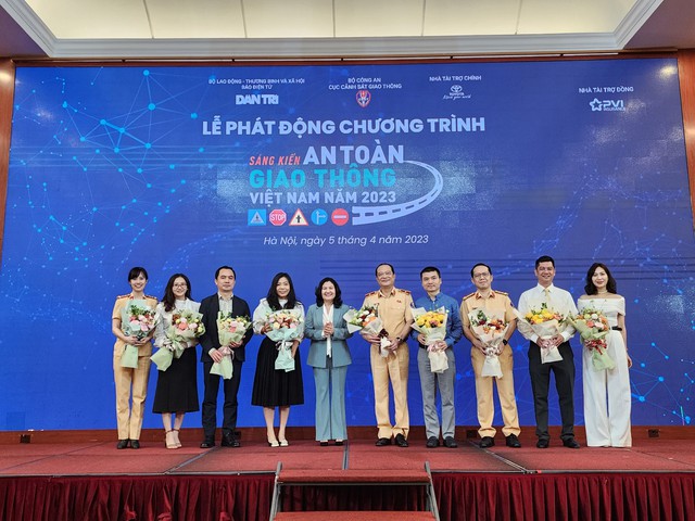 Phát động Chương trình sáng kiến An toàn giao thông Việt Nam năm 2023 - Ảnh 1.