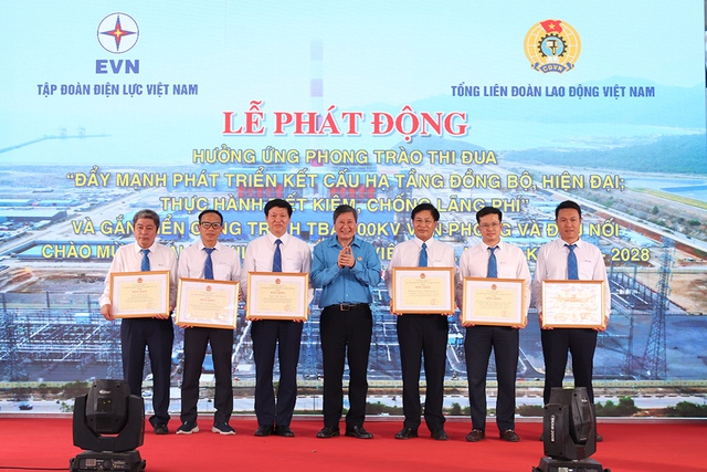 Gắn biển công trình cho dự án trạm biến áp 500kV Vân Phong và đấu nối - Ảnh 2.