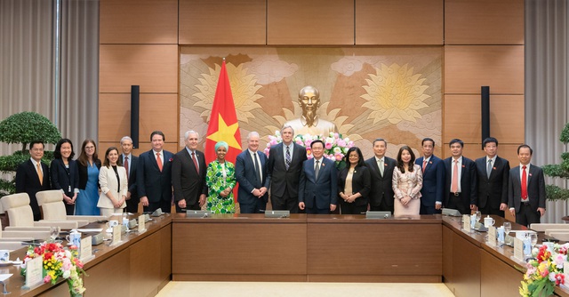 Chủ tịch Quốc hội Vương Đ&igrave;nh Huệ tiếp Đo&agrave;n Thượng nghị sĩ Hoa Kỳ - Ảnh 4.