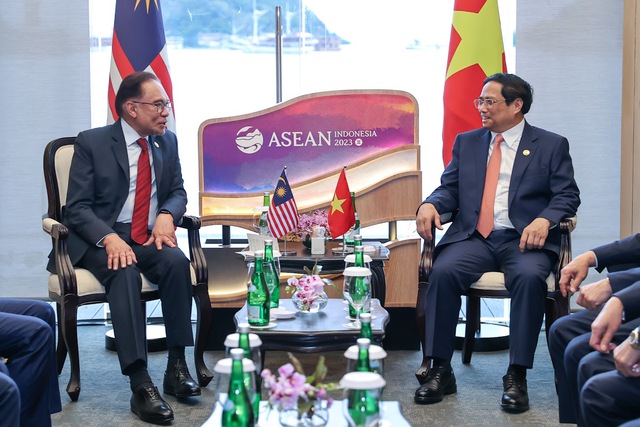 Thủ tướng Phạm Minh Chính gặp Thủ tướng Malaysia Anwar Ibrahim  - Ảnh 2.
