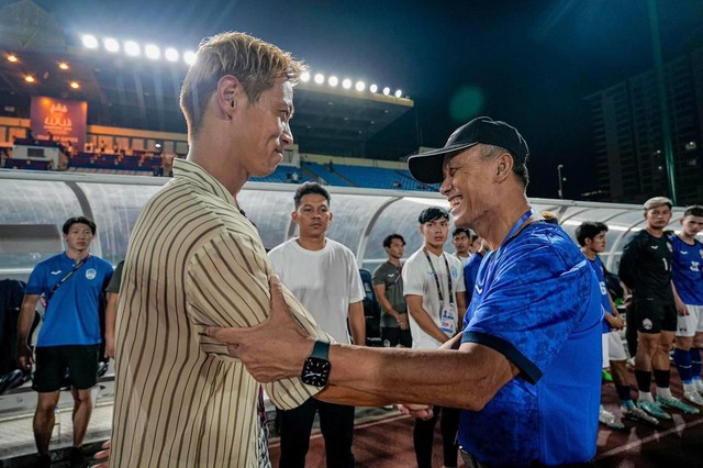 HLV Keisuke Honda chia tay bóng đá Campuchia - Ảnh 2.