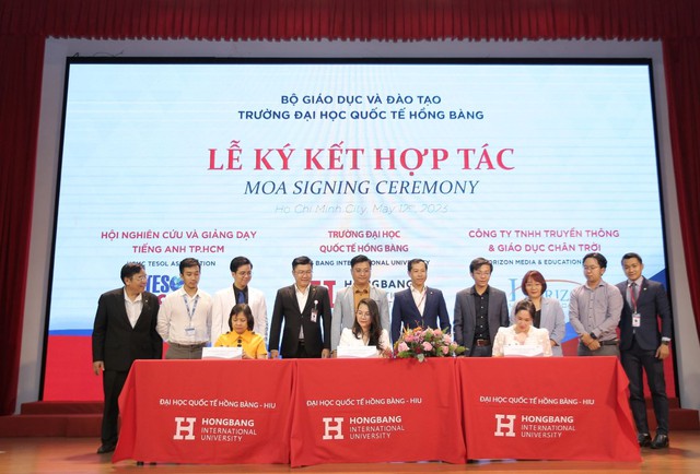 Đại học Quốc tế Hồng Bàng tặng khóa học IELTS cho tân sinh viên - Ảnh 1. Đại học Quốc tế Hồng Bàng tặng khóa học IELTS cho tân sinh viên - Ảnh 1.