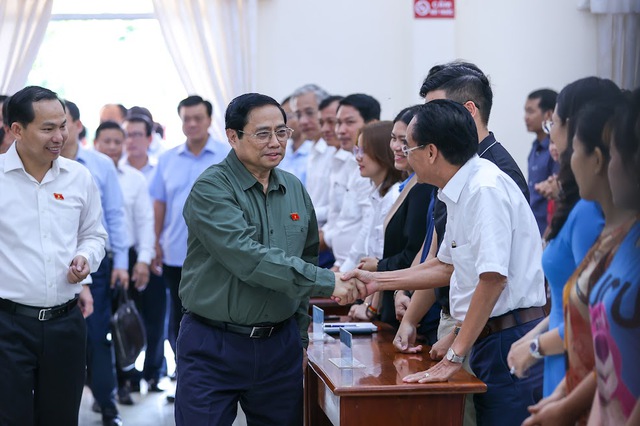 Thủ tướng Phạm Minh Chính tiếp xúc cử tri trước kỳ họp thứ 5, Quốc hội khóa XV - Ảnh 2.