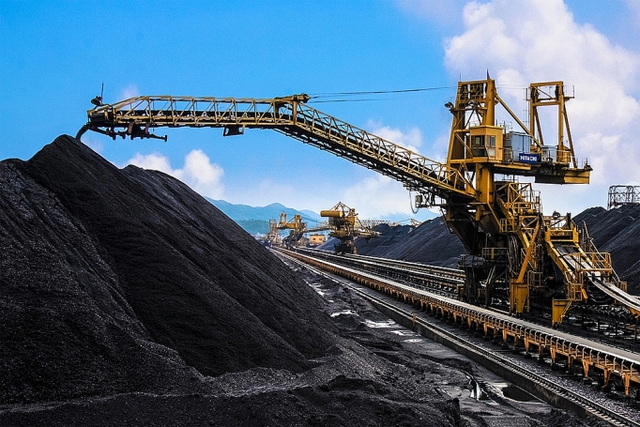Mức thu lệ phí cấp Giấy phép khai thác khoáng sản cao nhất 100 triệu đồng - Ảnh 1. Mức thu lệ phí cấp Giấy phép khai thác khoáng sản cao nhất 100 triệu đồng - Ảnh 1.