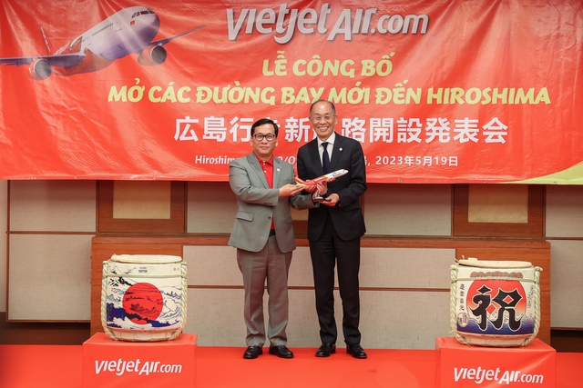 Vietjet công bố đường bay thẳng đầu tiên từ Việt Nam đến Hiroshima (Nhật Bản) - Ảnh 2.