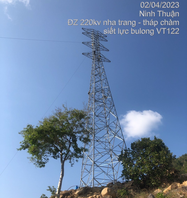 Chặng đường nước rút dự án đường dây 220kV Nha Trang – Tháp Chàm - Ảnh 2.