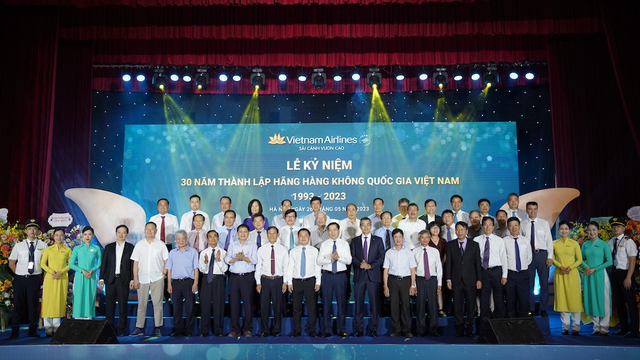 Hành trình 30 năm phát triển của Hãng hàng không Quốc gia Việt Nam - Ảnh 1.