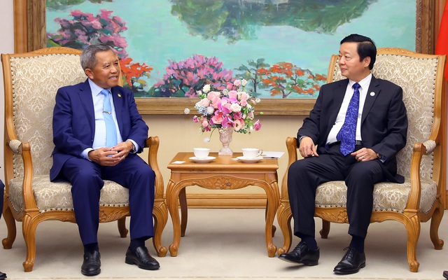 Phó Thủ tướng Trần Hồng Hà tiếp Bộ trưởng Bộ Công nghệ và Truyền thông Lào - Ảnh 1.