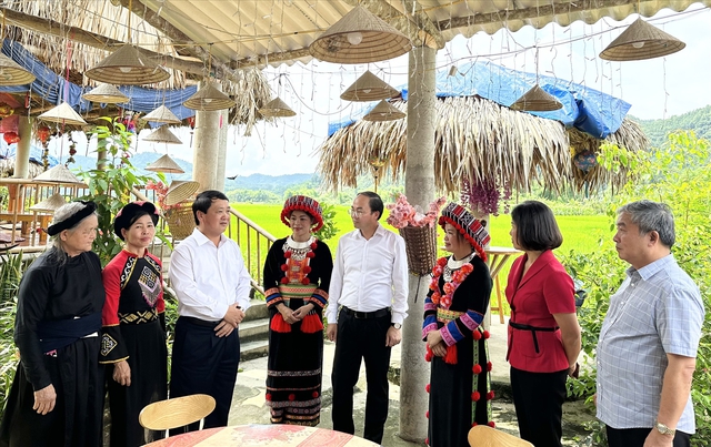 Chương trình MTQG vùng đồng bào DTTS và miền núi: Sâu sát thực tiễn để gỡ vướng từ cơ sở - Ảnh 2. Chương trình MTQG vùng đồng bào DTTS và miền núi: Sâu sát thực tiễn để gỡ vướng từ cơ sở - Ảnh 2.