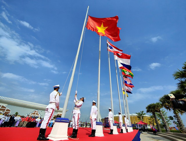 Campuchia tổ chức lễ thượng cờ SEA Games 32 - Ảnh 1.