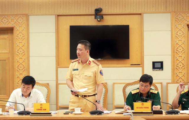Các phương tiện khi đã lăn bánh là phải an toàn - Ảnh 3. Các phương tiện khi đã lăn bánh là phải an toàn - Ảnh 3.