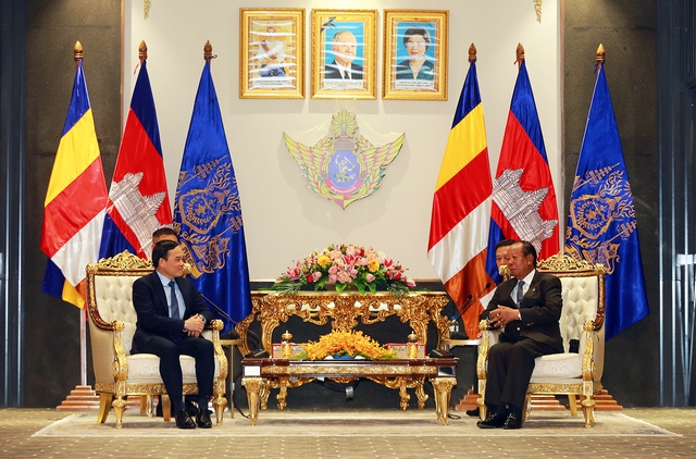 Việt Nam, Campuchia tăng cường giao lưu nhân dân để vun đắp quan hệ hữu nghị truyền thống - Ảnh 2.