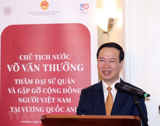 Chủ tịch nước Võ Văn Thưởng thăm cộng đồng người Việt tại Anh - Ảnh 1.