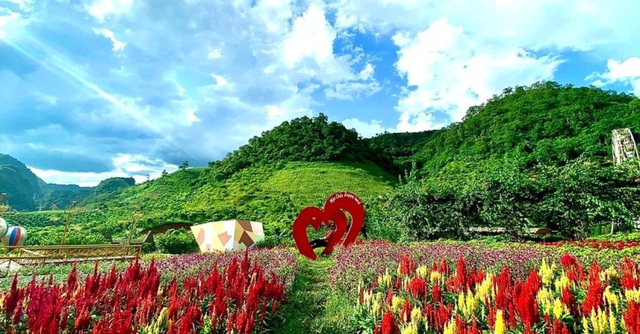 Ngày hội Du lịch Văn hóa tỉnh Sơn La năm 2023: “Điểm đến thiên nhiên khu vực hàng đầu thế giới” - Ảnh 1.