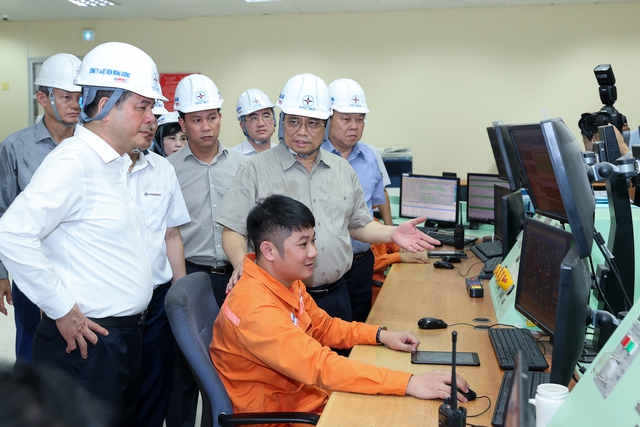 Thủ tướng kiểm tra tình hình sản xuất, cung ứng điện, than tại Quảng Ninh - Ảnh 10.