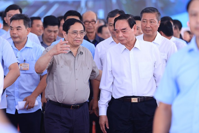 Thủ tướng Phạm Minh Chính: Cả nước đang thi công 1.756 km cao tốc - Ảnh 1.