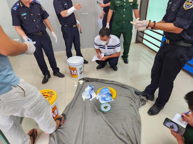 Liên tiếp triệt phá 2 vụ vận chuyển trái phép ma túy tại Quảng Trị - Ảnh 2.