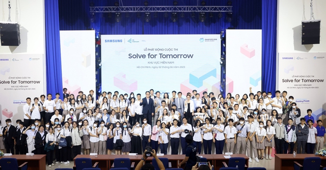 Đưa Solve for Tomorrow 2023 tiếp cận gần 3 triệu học sinh miền Nam - Ảnh 1.