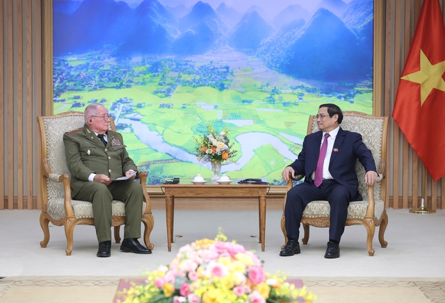Thủ tướng Phạm Minh Chính đánh giá cao quan hệ hợp tác chặt chẽ nhiều mặt giữa Bộ Các Lực lượng vũ trang Cách mạng Cuba với Bộ Quốc phòng Việt Nam trong thời gian qua - Ảnh: VGP/Nhật Bắc