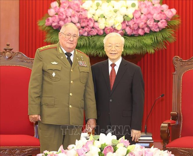 Tổng Bí thư Nguyễn Phú Trọng tiếp Bộ trưởng Bộ các lực lượng vũ trang Cách mạng Cuba - Ảnh 2.