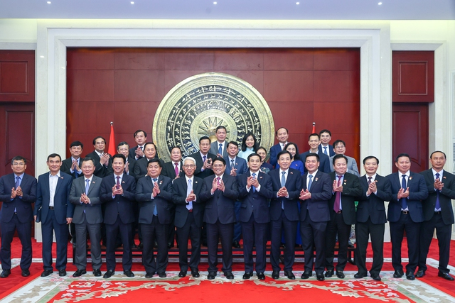 Thủ tướng thăm Đại sứ quán và gặp gỡ cộng đồng người Việt Nam tại Trung Quốc - Ảnh 8.