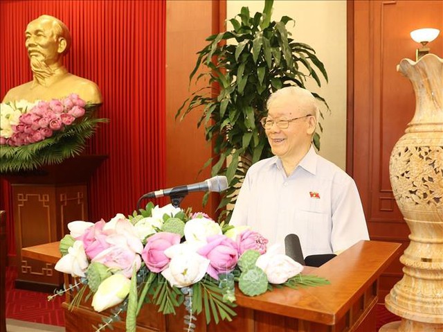 Tổng Bí thư Nguyễn Phú Trọng: Các nữ đại biểu Quốc hội cần phát huy bản lĩnh, thực sự là những 'bông hồng thép' - Ảnh 1.