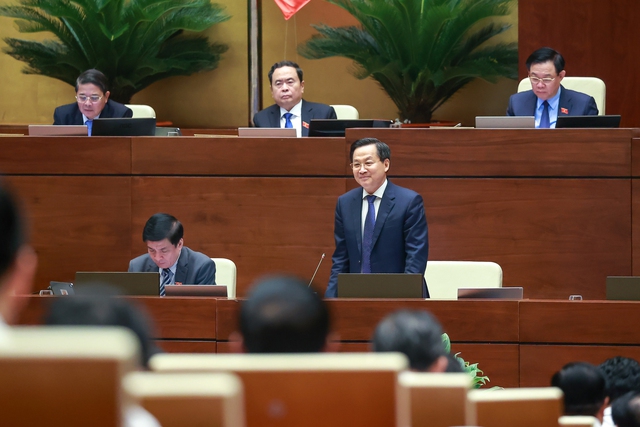 Phó Thủ tướng Lê Minh Khái báo cáo giải trình trước Quốc hội - Ảnh 2.