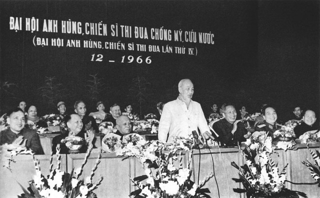 Trưng bày hơn 200 tư liệu về Chủ tịch Hồ Chí Minh với phong trào Thi đua ái quốc - Ảnh 1.