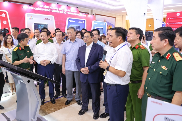 Thủ tướng chủ trì hội nghị toàn quốc về chuyển đổi số quốc gia - Ảnh 3. Thủ tướng chủ trì hội nghị toàn quốc về chuyển đổi số quốc gia - Ảnh 3.