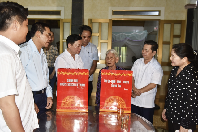 Phó Thủ tướng Trần Hồng Hà dự Chương trình giao lưu nghệ thuật “Điểm tựa hòa bình” - Ảnh 6.