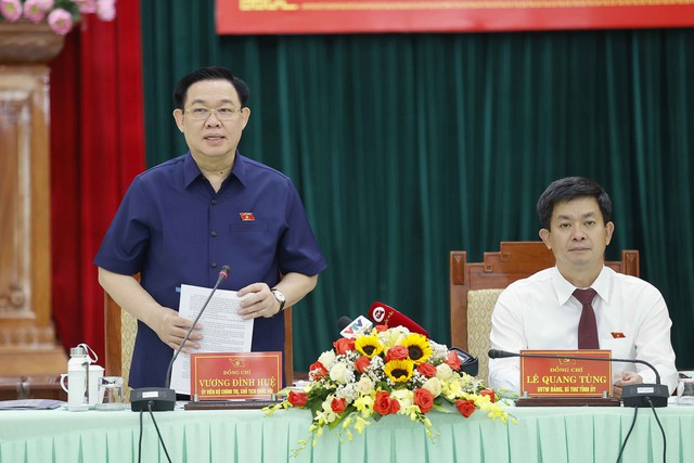 Chủ tịch Quốc hội Vương Đình Huệ làm việc với Ban Thường vụ Tỉnh ủy Quảng Trị - Ảnh 1.