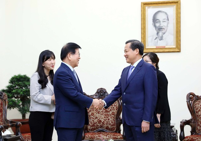 Phó Thủ tướng Lê Minh Khái tiếp nguyên Chủ tịch Quốc hội Hàn Quốc Park Byeong-seug - Ảnh 1.