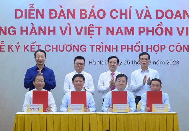 Báo chí - doanh nghiệp đồng hành 'nâng' văn hóa kinh doanh và truyền thông - Ảnh 5.