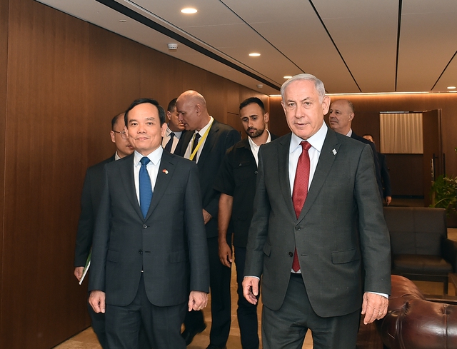 Phó Thủ tướng Trần Lưu Quang hội đàm với Thủ tướng Israel  - Ảnh 1.
