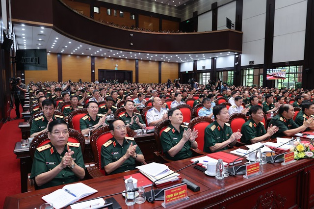 Thủ tướng Phạm Minh Chính: Phát huy tinh thần 3 không về quân sự, quốc phòng - Ảnh 4. Thủ tướng Phạm Minh Chính: Phát huy tinh thần 3 không về quân sự, quốc phòng - Ảnh 4.