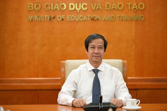 Bộ trưởng GD&ĐT lần đầu tiên đối thoại trực tiếp với giáo viên cả nước - Ảnh 1.