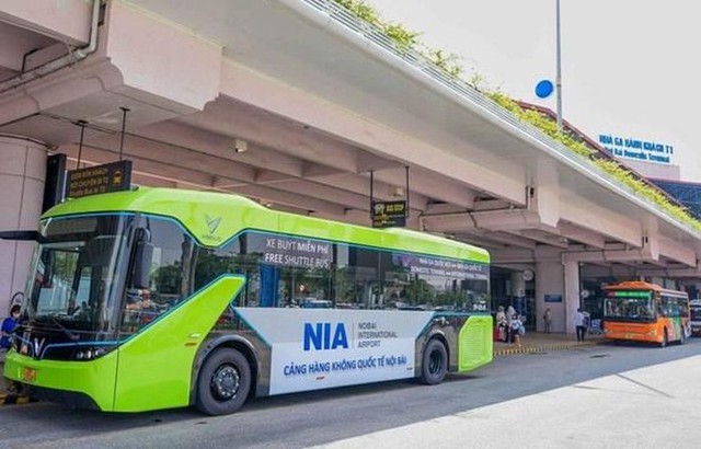 Mở tuyến xe buýt điện đến sân bay Nội Bài - Ảnh 1.